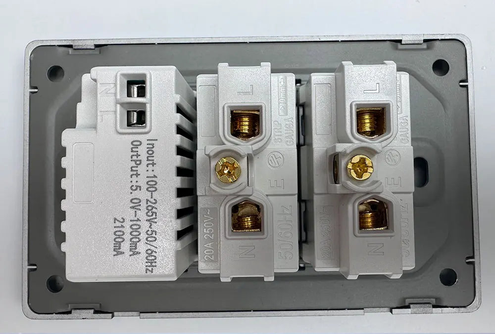DELEFU À Prova De Fogo PC Brasil Soquete Padrão Duplo USB Tipo-c Interruptor 4 * 2 Ouro 10A 20A