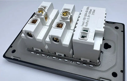 DELEFU À Prova De Fogo PC Brasil Soquete Padrão Duplo USB Tipo-c Interruptor 4 * 2 Preto 10A 20A